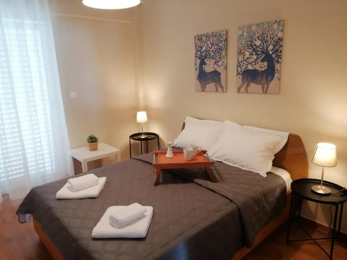 Medea'S Luxury Apartment Peraia